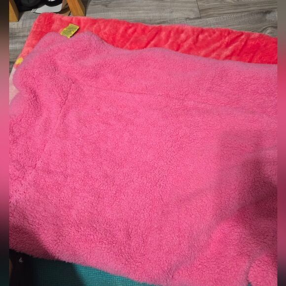 Princess and castles baby blanket 41x55" - Picture 5 of 6